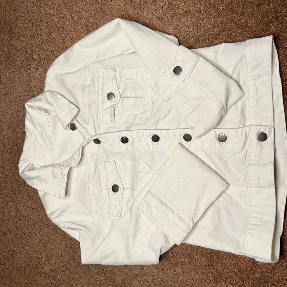 White Denim Jean Jacket🤍